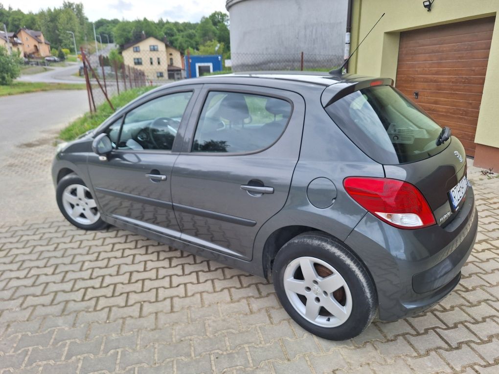 Peugeot 207 1.4 LPG 118 tyś przebiegu.