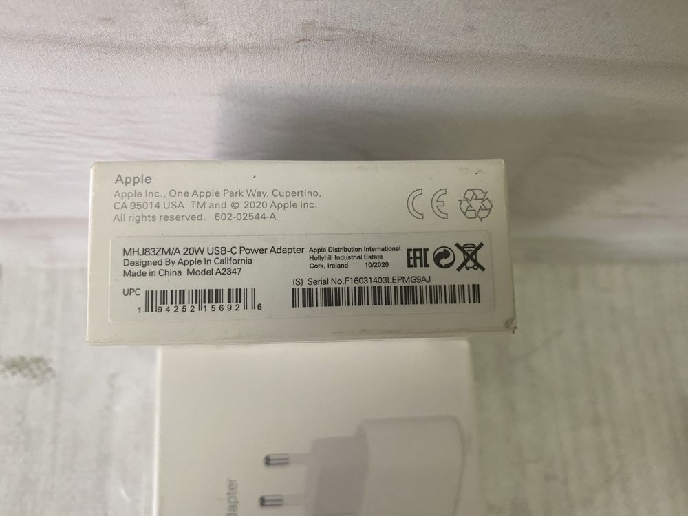 Блок питания для iPhone/iPad USB-C 20WT (MHJE3) оригинал