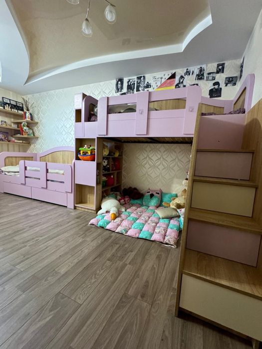 Ліжко дитяче для дівчинки (для двох дівчат))