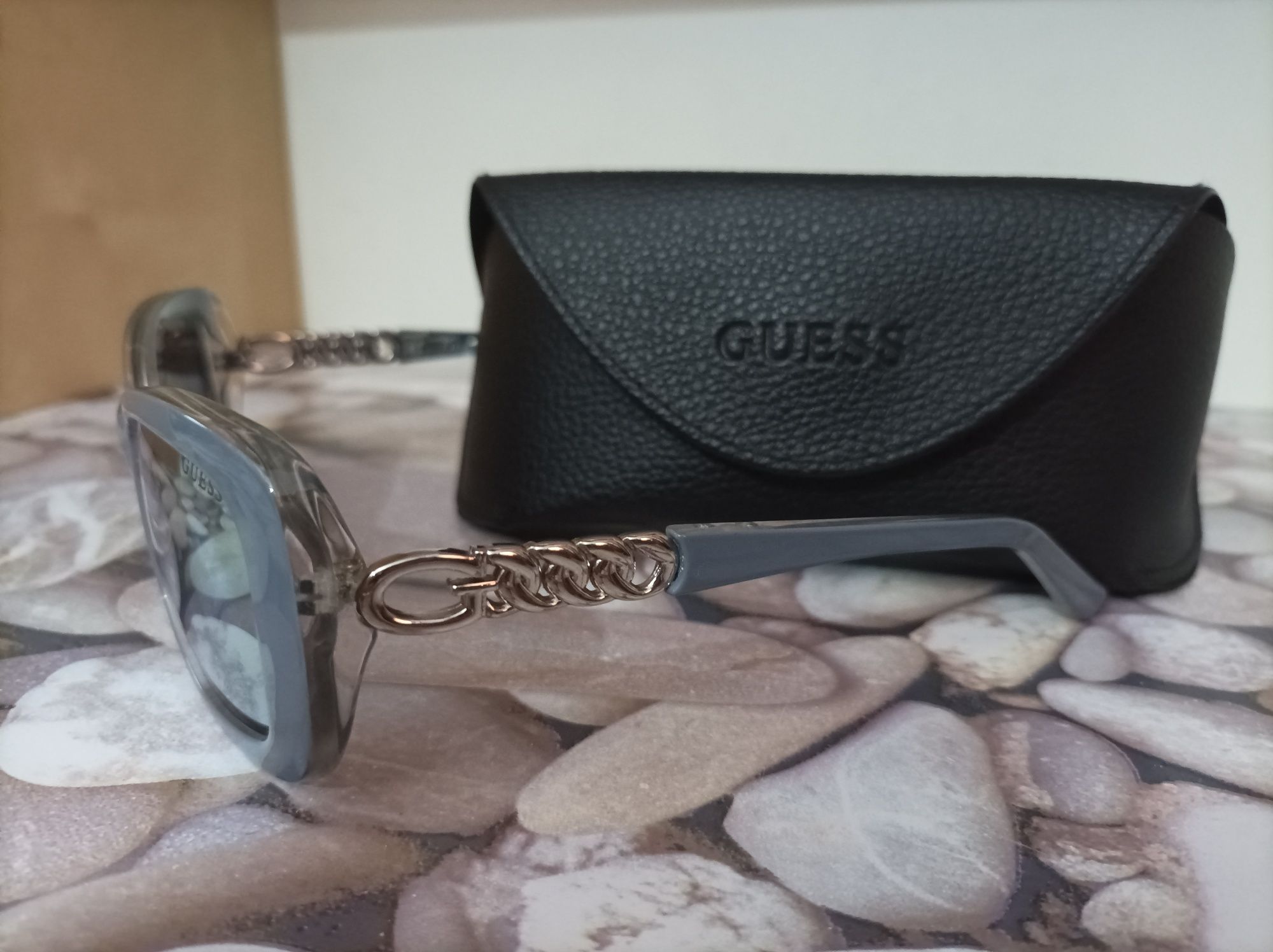 Óculos Guess (portes grátis)