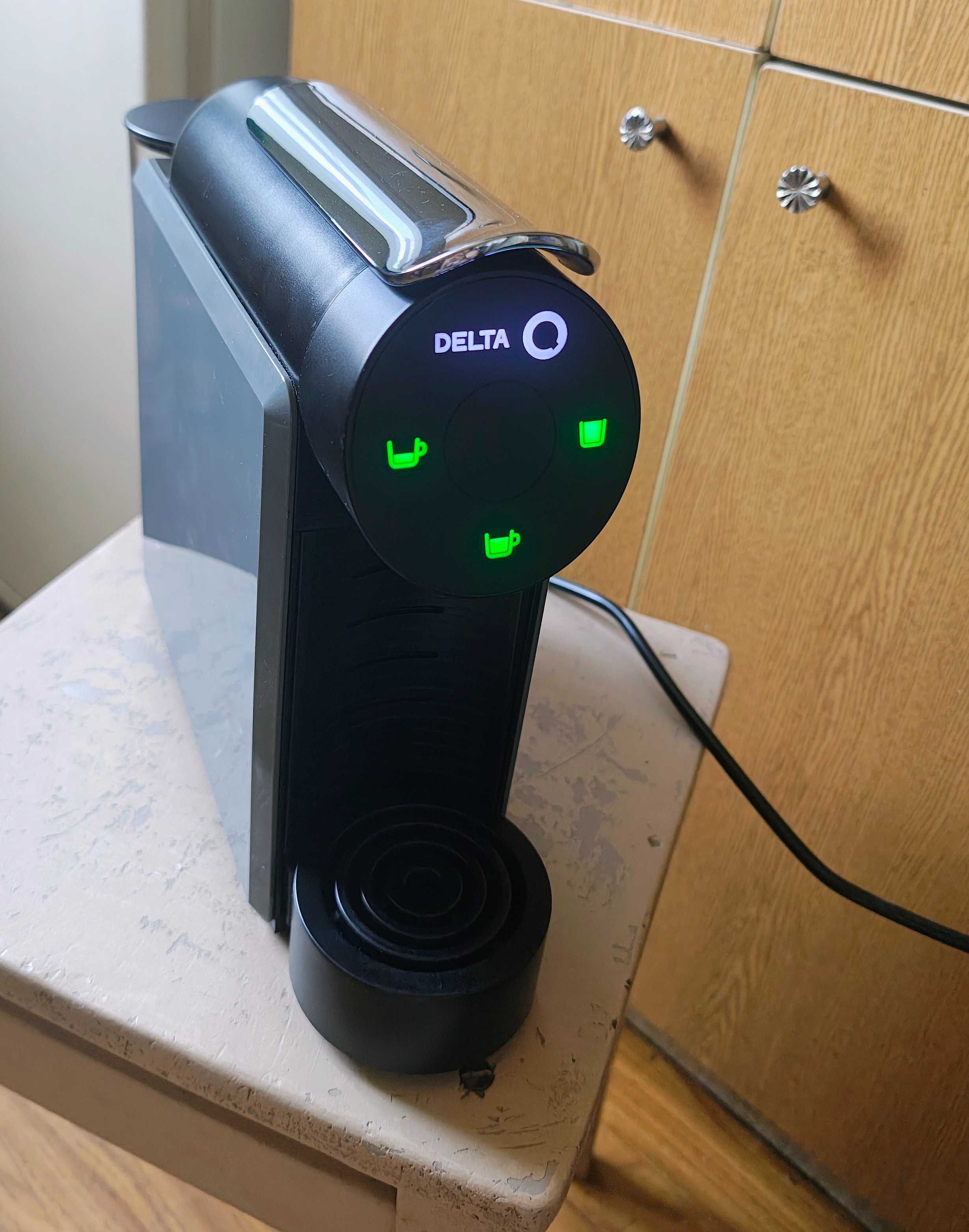 Ekspres kapsułkowy Delta Q MINI QOOL 19 bar srebrny/szary