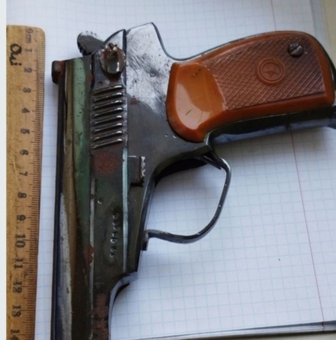 Продам игрушечный пистолет