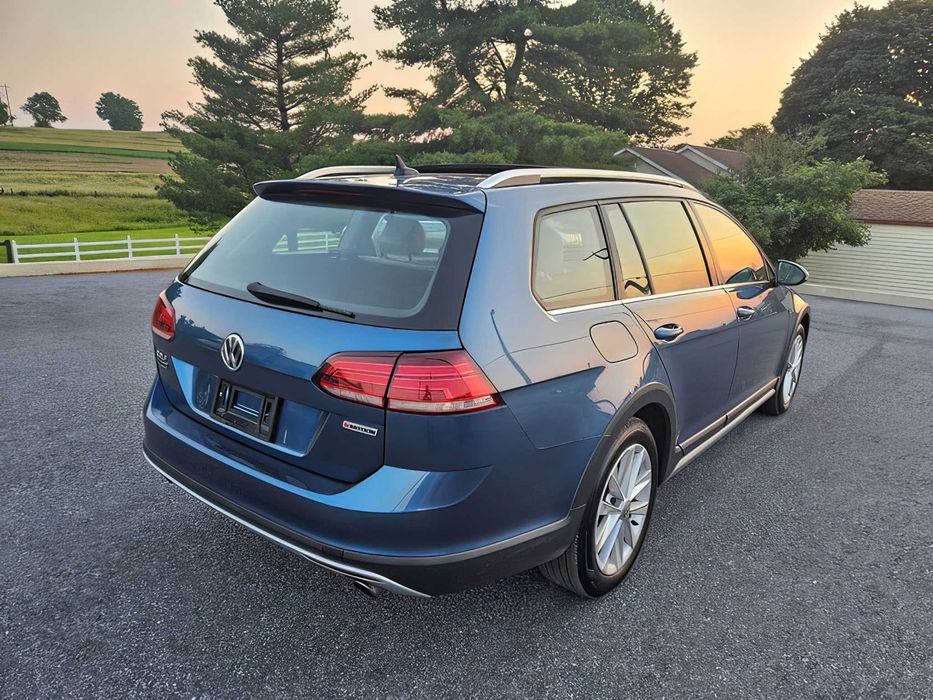 Volkswagen Golf      2019