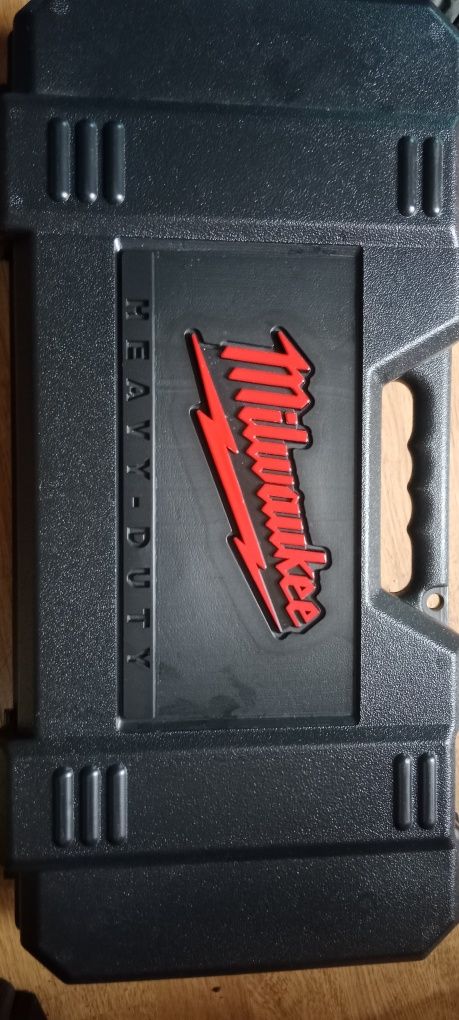 Piła szablasta Milwaukee SSD 1100 X