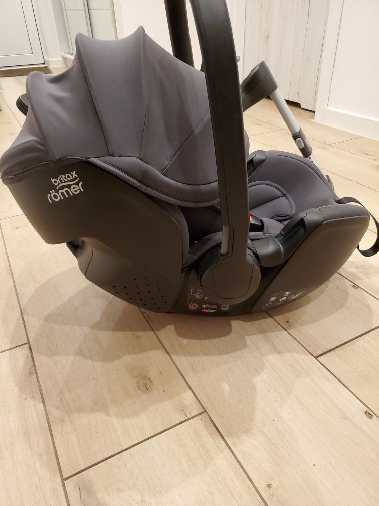 Britax Romer Baby-Safe 5 Z2 Fotelik, nosidelko