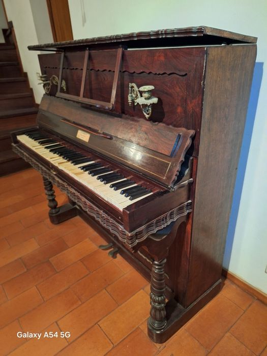 Piano vertical de 1845