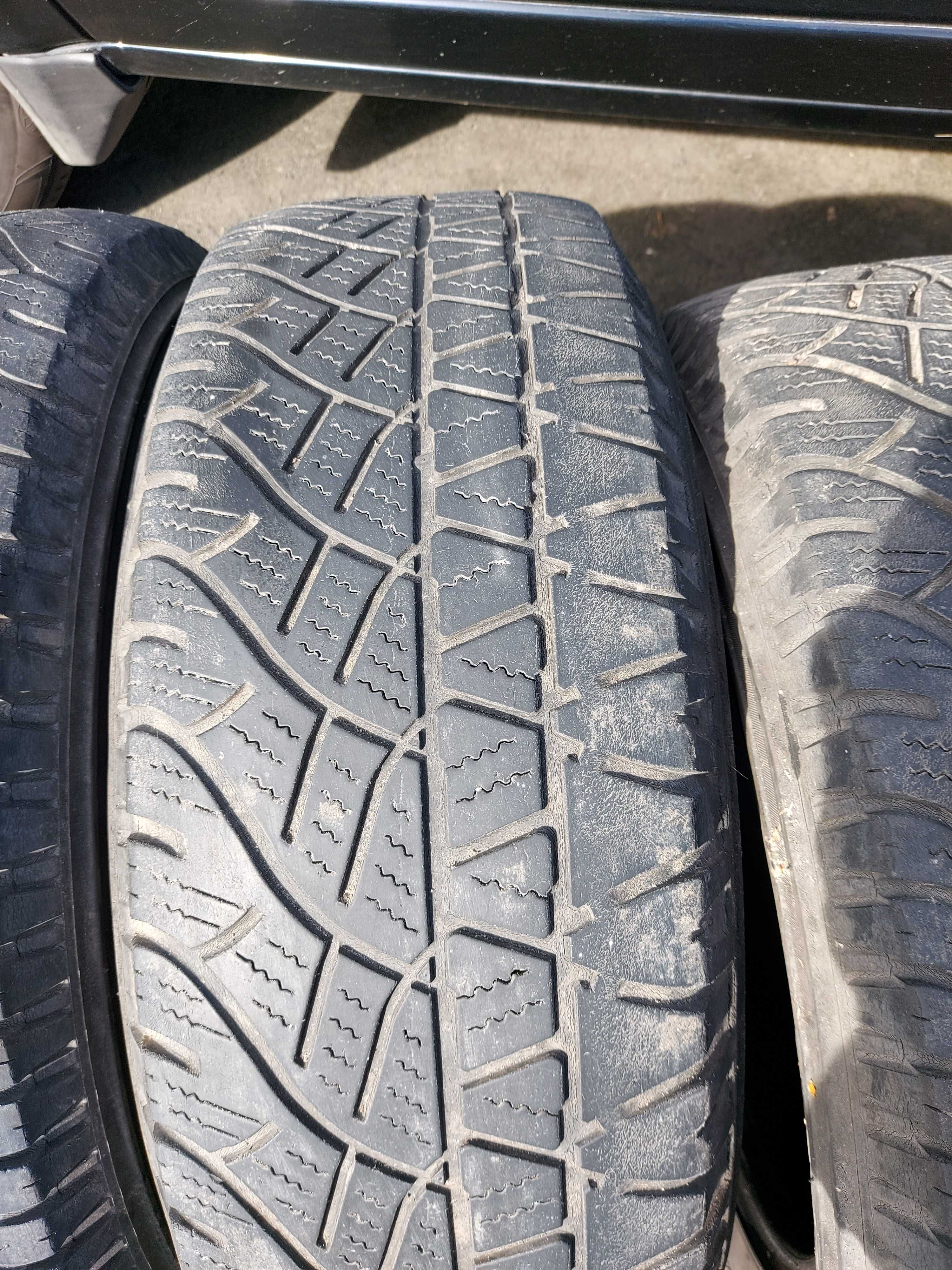 Michelin 215/65/16 latitude cross 102H
