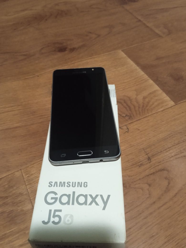 Продам Самсунг j5