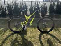 Commencal Supreme DH v4 Fox40 Rock Shox Vivid R2C
