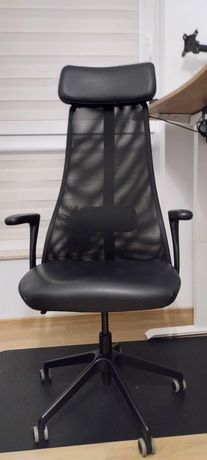 Krzesło biurowe Ikea JÄRVFJÄLLET czarne