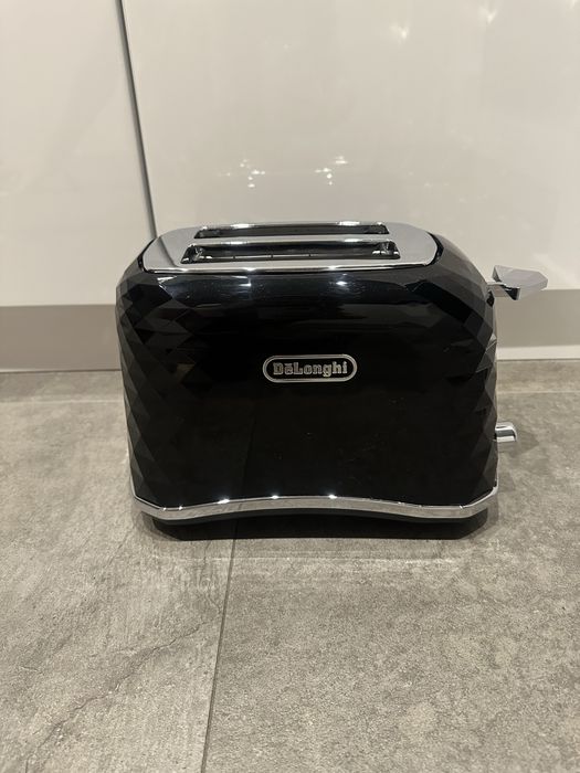 Toster Delonghi czarny