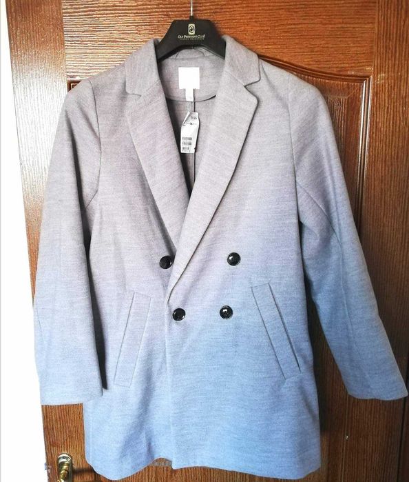 Продам новое полупальто H&M