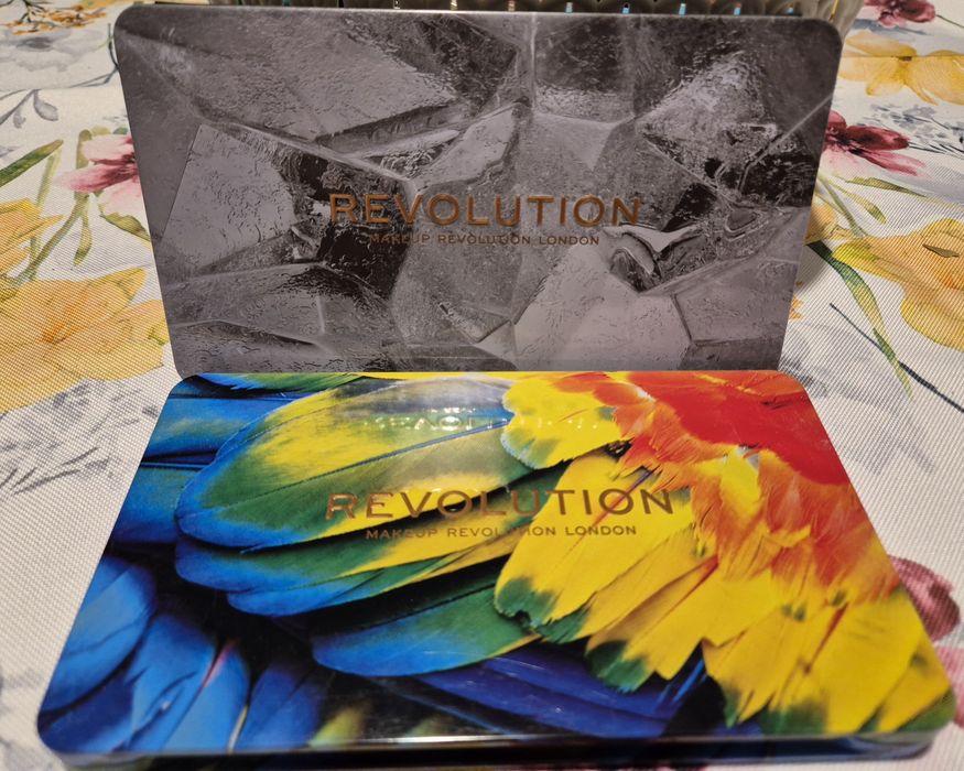 Makeup Revolution, Dwie paletki cieni do powiek