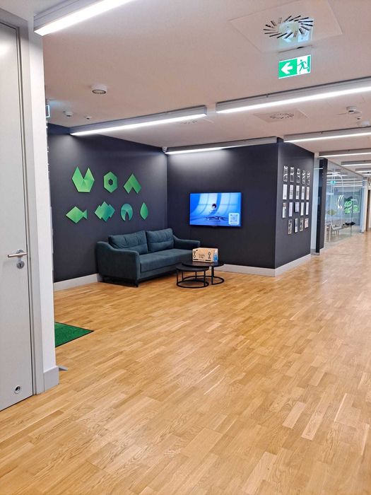 Bezpośrednio lokal 800 m2 w centrum Warszawy eff. rent: 14,49 EUR m2