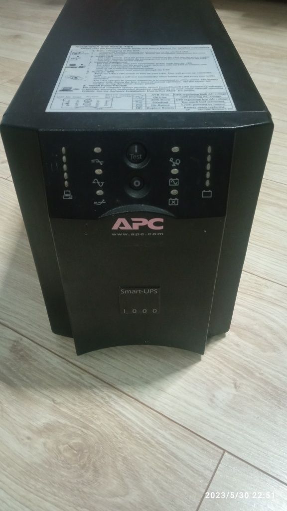 APC Smart 1000 безперебойник