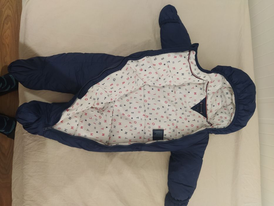 Kombinezon zimowy dla dziecka Tommy Hilfiger rozmiar 68