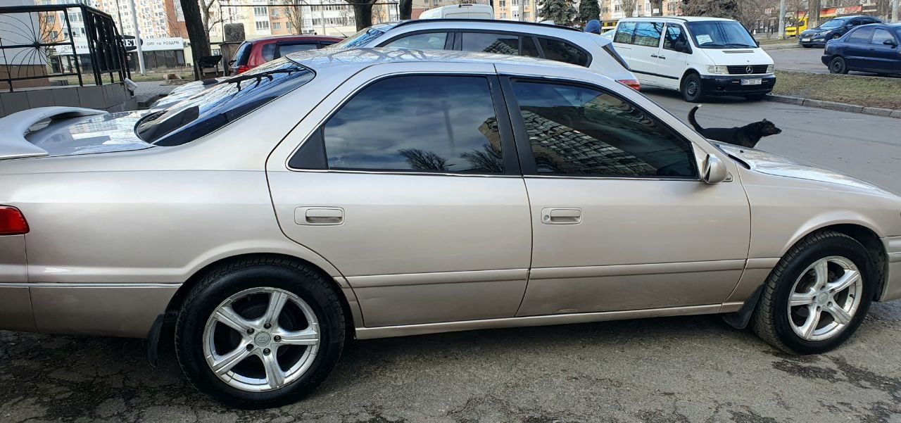 Продам Toyota camry срочно