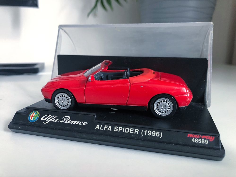 New Ray 1/43 Scale 48589 Alfa Romeo Spider (1996) - Boxed