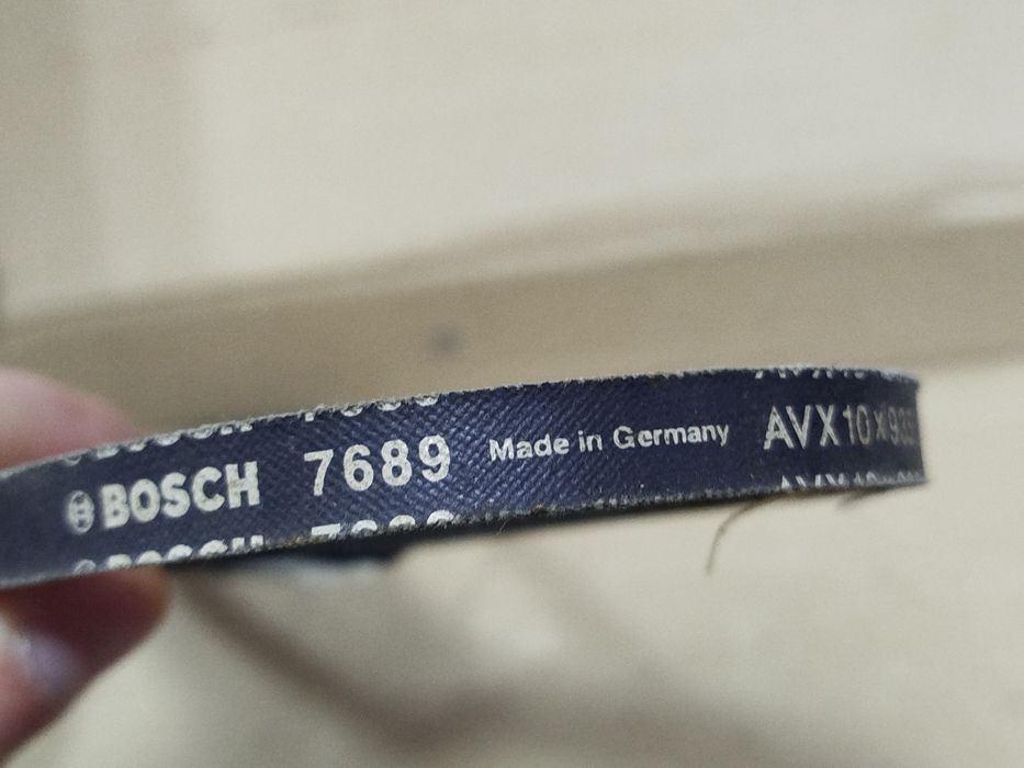 Ремінь  клиновий Bosch "AVX 10×935"