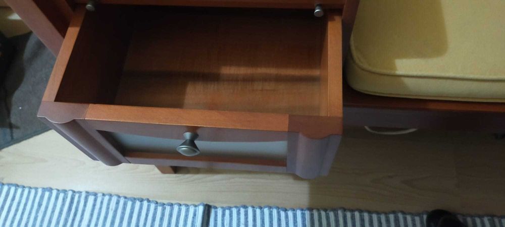 Banco/móvel de entrada