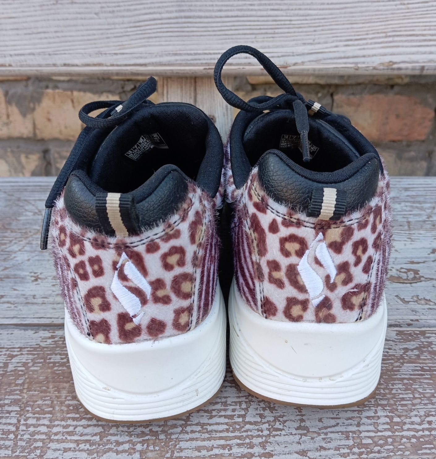 Кросівки Skechers 40 розмір