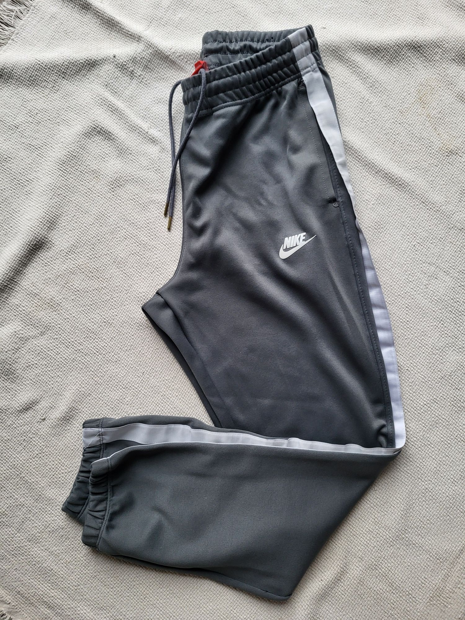 Dresy spodnie dresowe Nike
