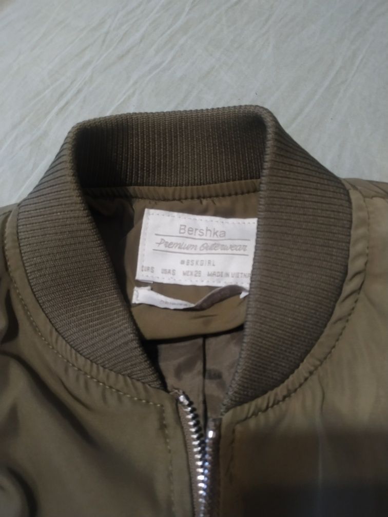 Nowa kurtka bomberka khaki Bershka S