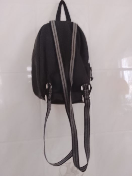 Mochila em bom estado nova