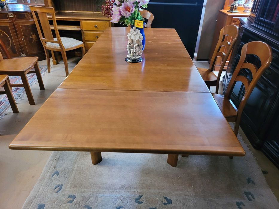 Mesa em madeira maciça - extensível - óptimo estado geral - Só a m