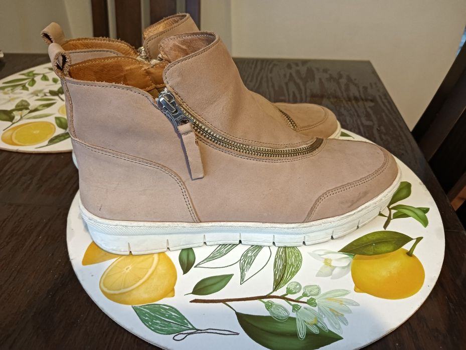 Buty damskie botki r. 40