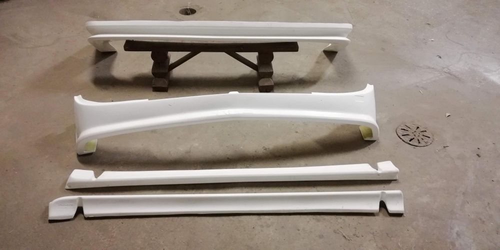 Mercedes R107 dokładka przód