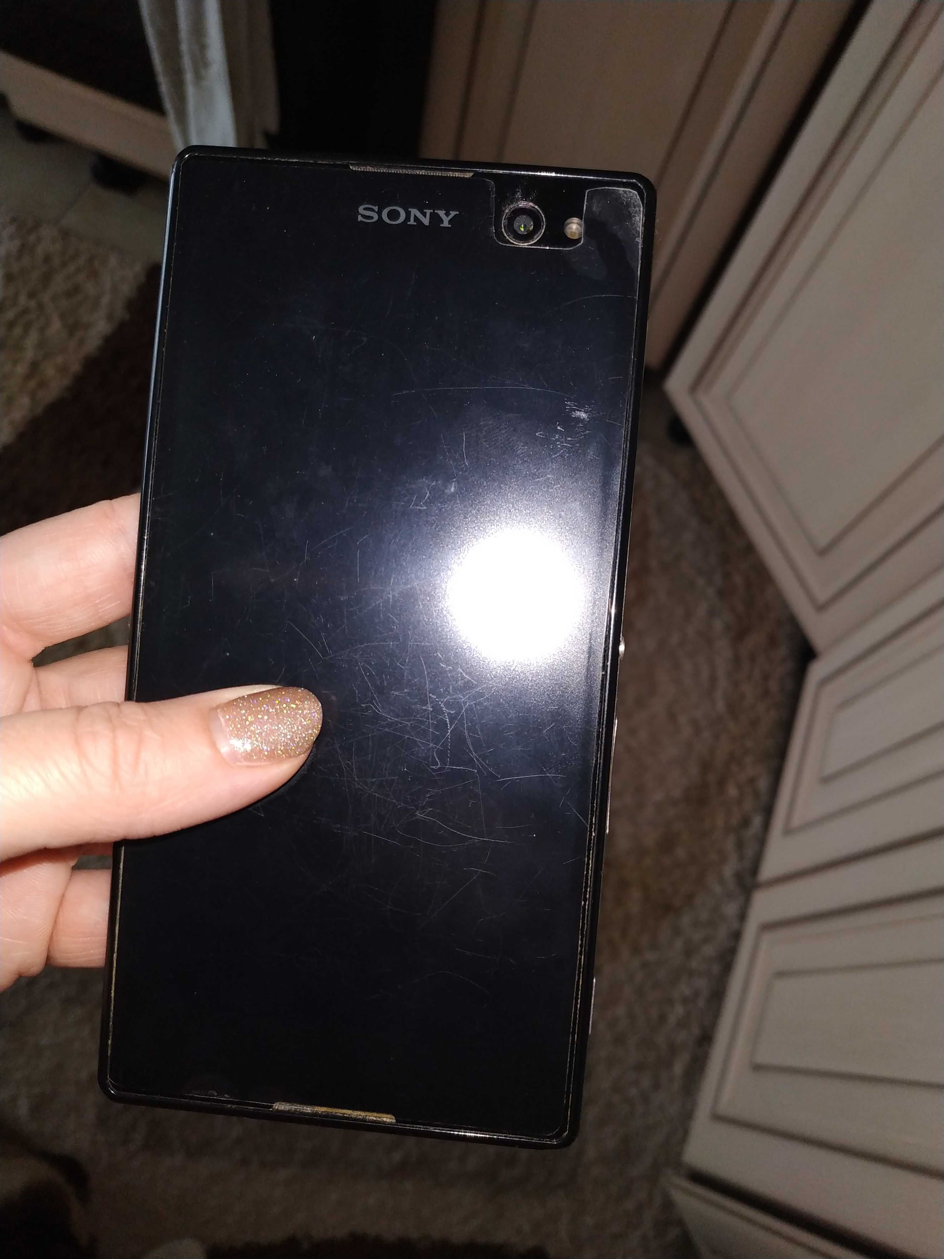 Телефон на запчастини  Sony Xperia Sony D2502/C3 Dual