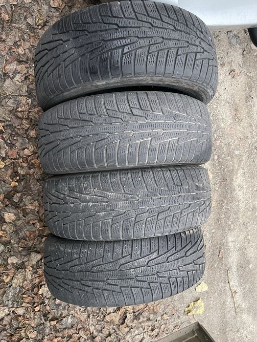 Продам комплект NOKIAN 215/60/16