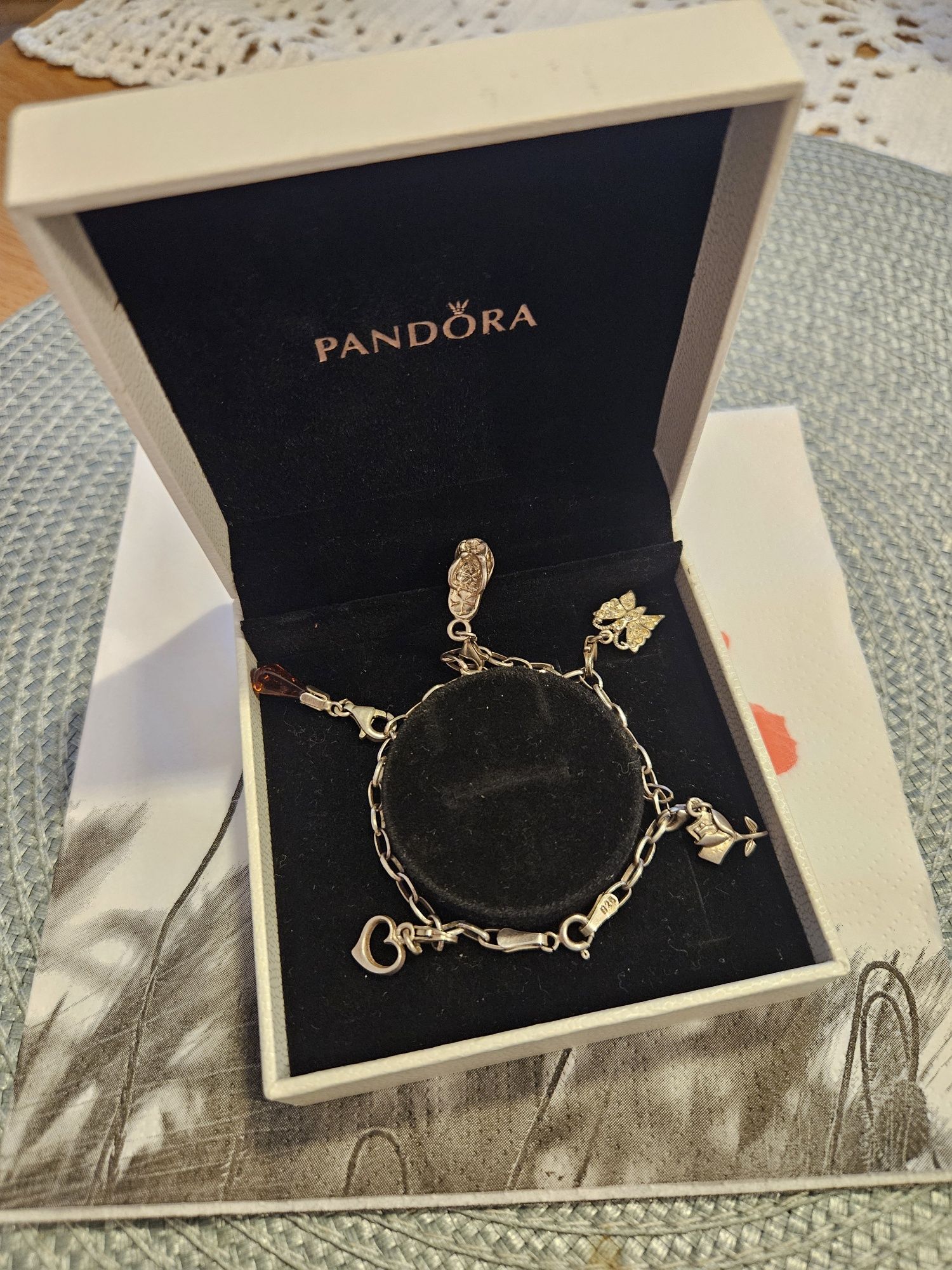 Pandora bransoletka z 5 charmsami