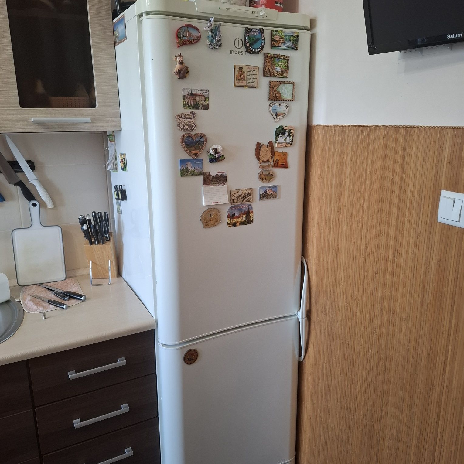 Холодильник indesit