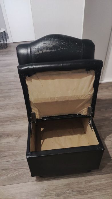 Крісло з нішею.