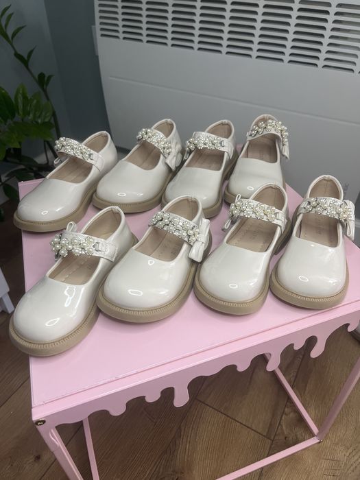 Туфлі для дівчат