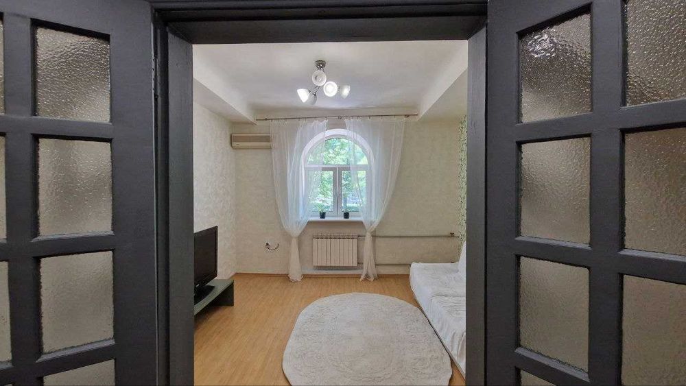 Срочно! Продам  2к Центр, Яворницького30. парк Шевченко