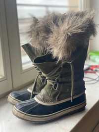 Sorel boots size 39, super warm, fur model.