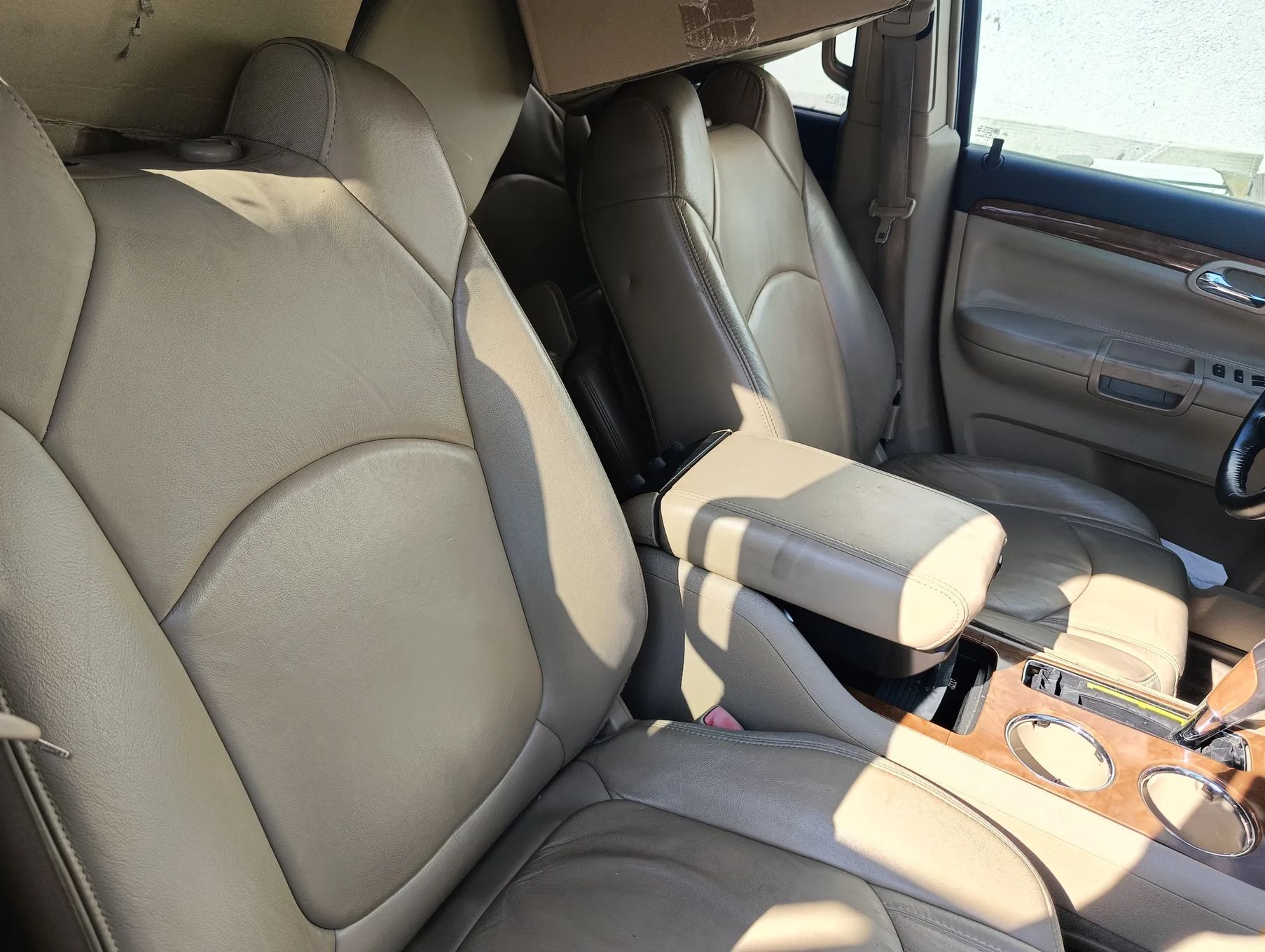 Chevrolet HHR Saturn Outlook