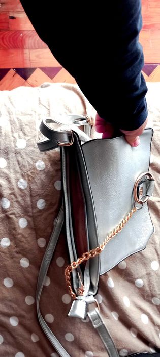 Mala prateada/dourada