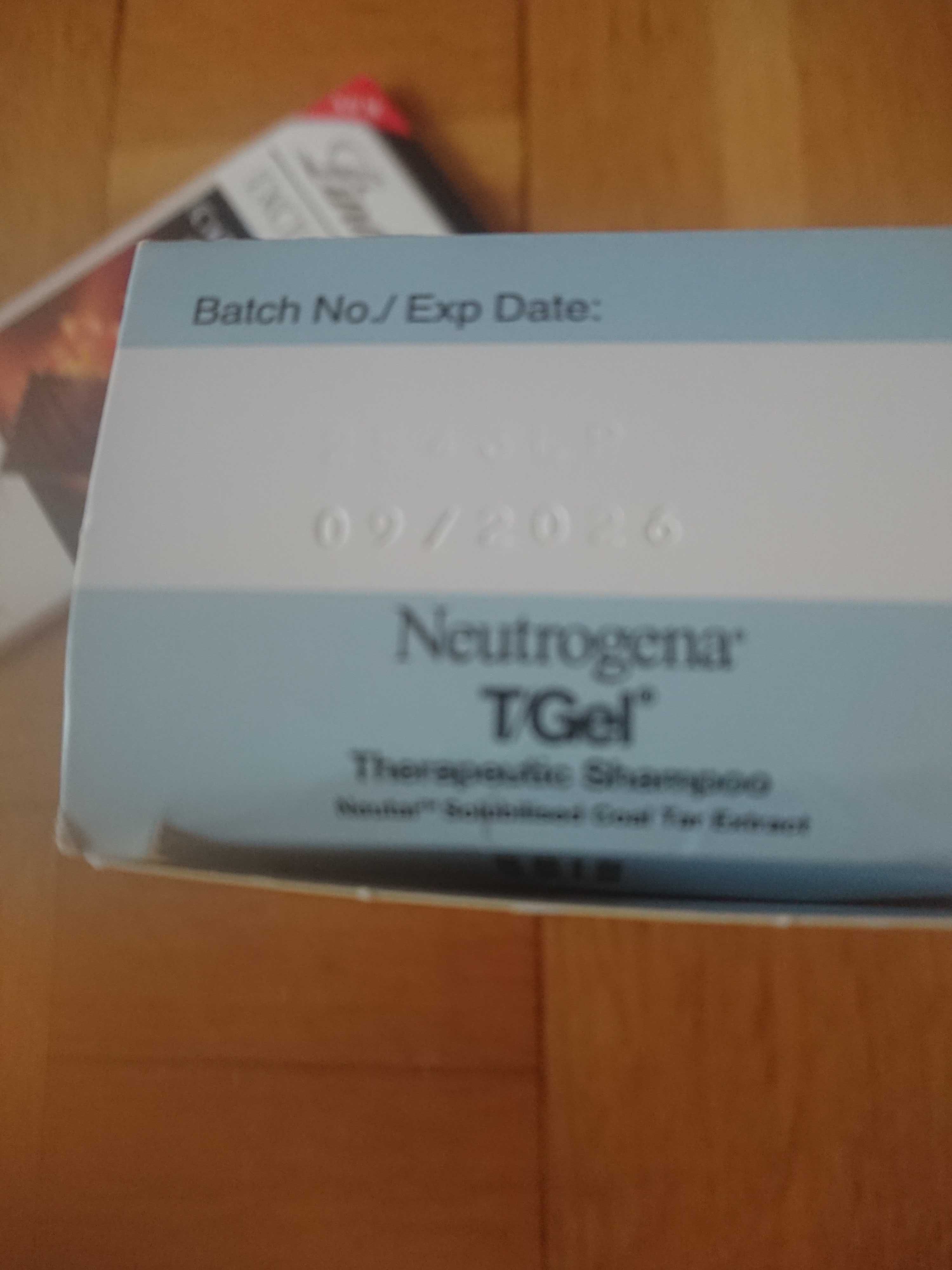 NEUTROGENA T/GEL T GEL szampon przeciwłupieżowy - dziegdź - 250 ml