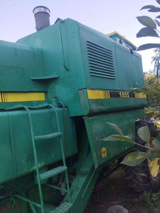 John Deere 1055 комбайн