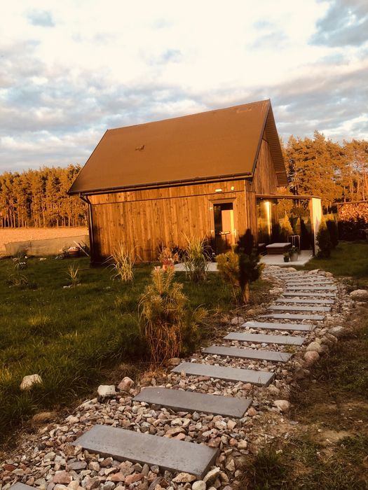 Nowoczesna stodola, las, jezioro, koninek, dom letniskowy caloroczny