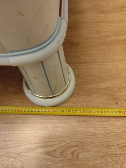 Двоспальне ліжко і 2 приліжкові тумби