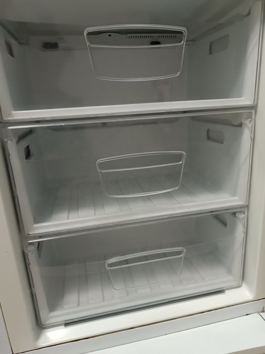 Холодильник Indesit B18FNF