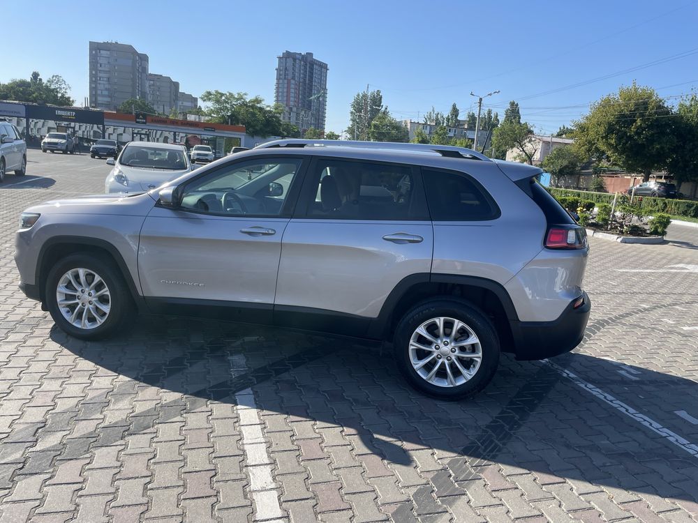 Jeep cherokee ……..