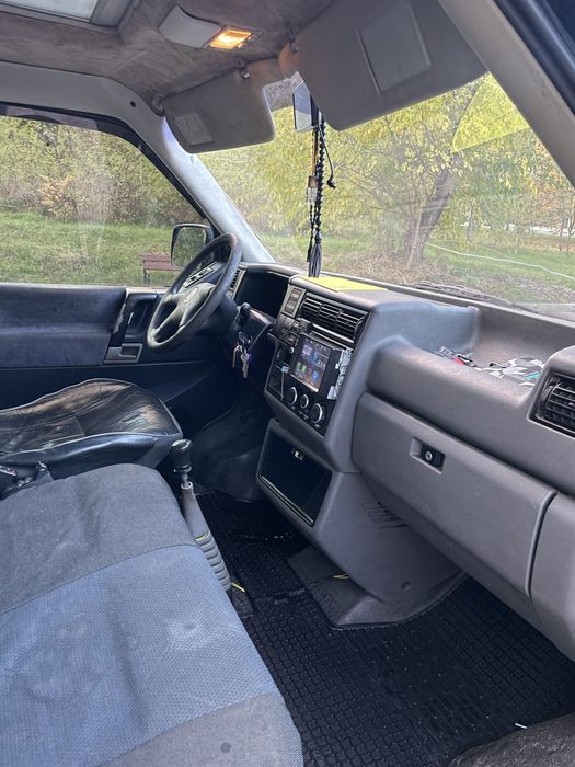Volkswagen T4 2,5 75.
