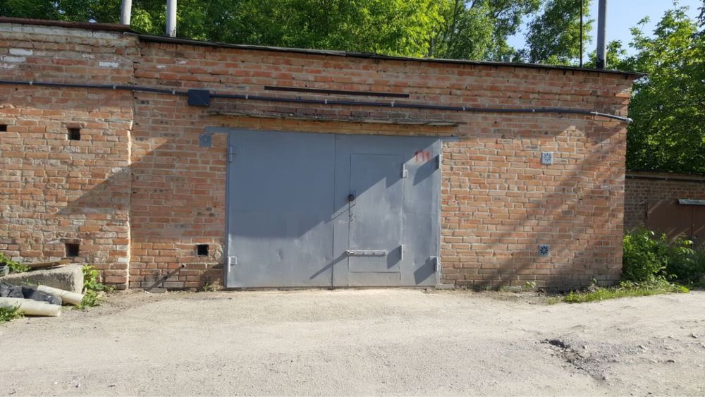 Продам гараж в районі 1 міск. лікарні