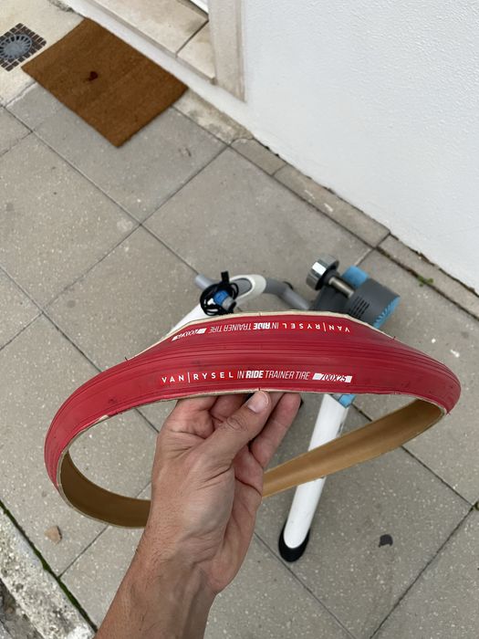 Rolo treino TACX Flow interativo (Bluetooth/Ant+)